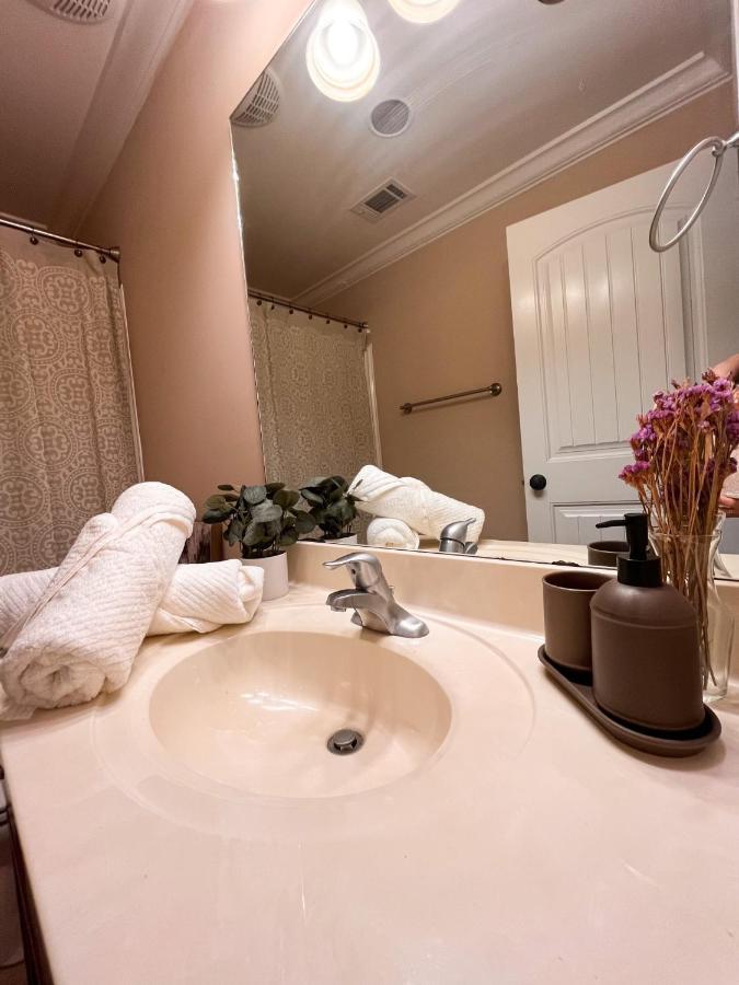Lovely Townhouse! Apartment Auburn