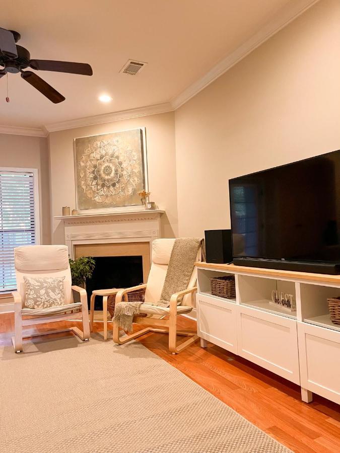 Lovely Townhouse! Apartment Auburn